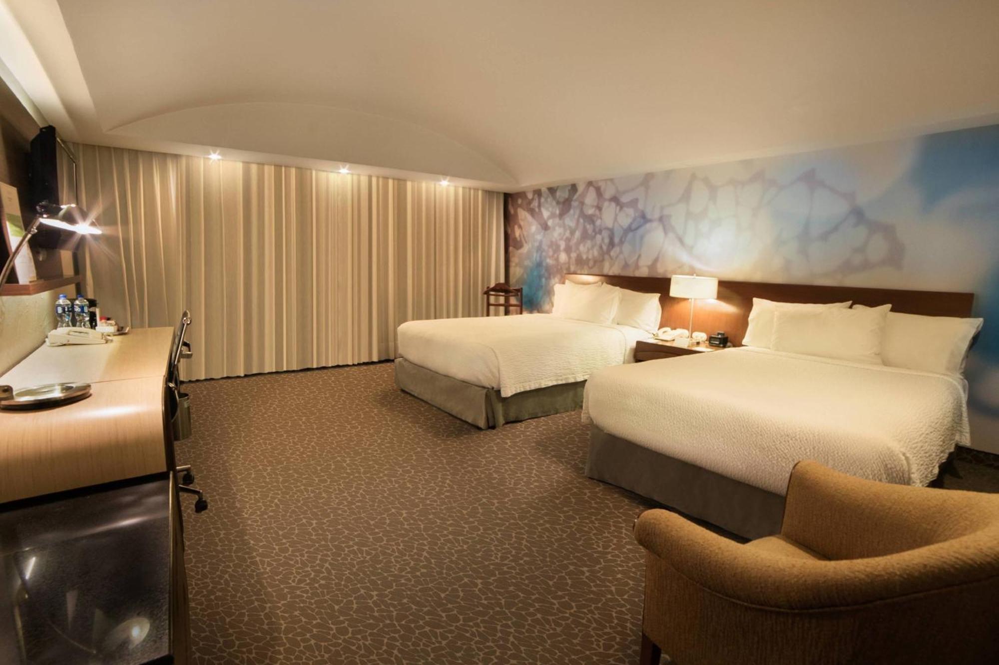 Courtyard By Marriott Mexico City Revolucion Exterior photo