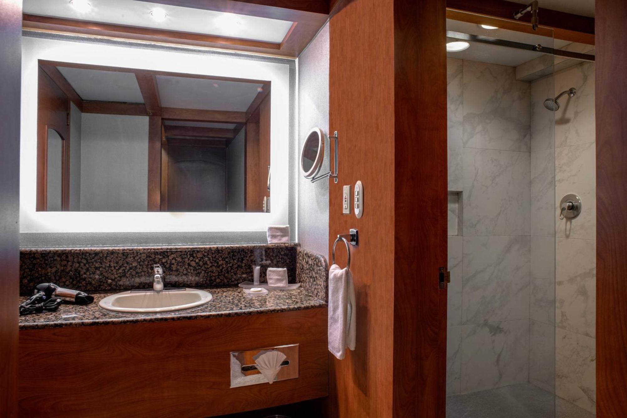 Courtyard By Marriott Mexico City Revolucion Exterior photo